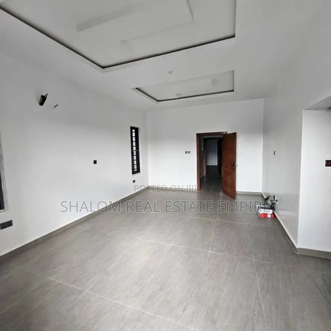 7bdrm Duplex in Magodo Phase 2 for sale in GRA Phase 2 Shangisha