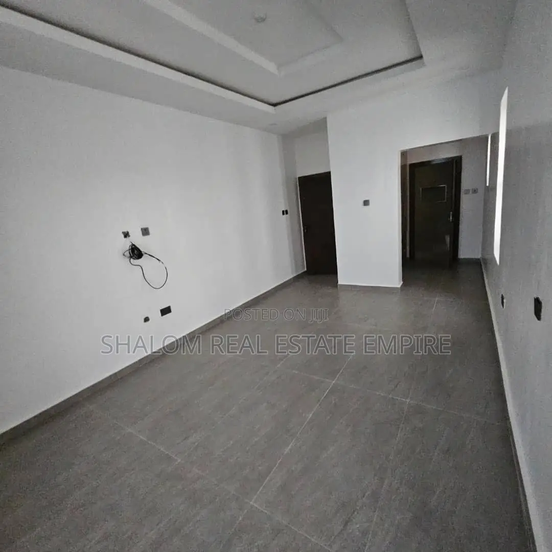 7bdrm Duplex in Magodo Phase 2 for sale in GRA Phase 2 Shangisha