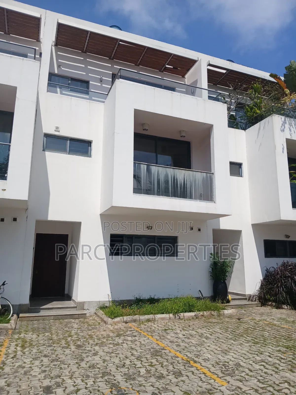 Furnished 4bdrm Townhouse / Terrace in Lekki Phase 2 for rent in Lekki Phase 2