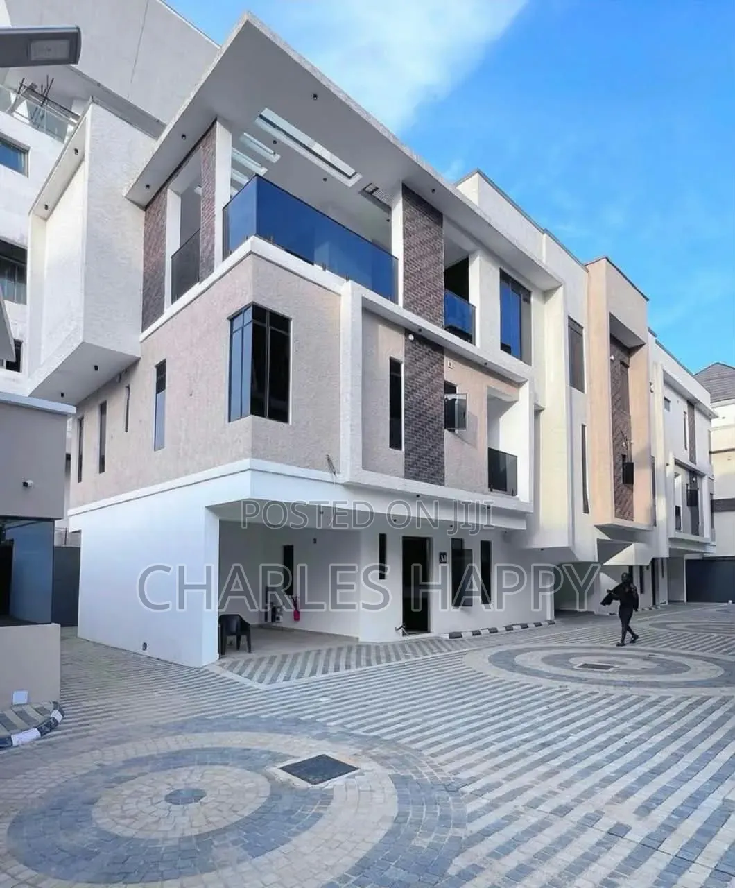 Furnished 4bdrm Duplex in Off Admiralty Way, Lekki Phase 1 for rent in Lekki Phase 1
