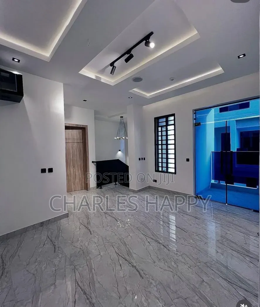 Furnished 4bdrm Duplex in Off Admiralty Way, Lekki Phase 1 for rent in Lekki Phase 1