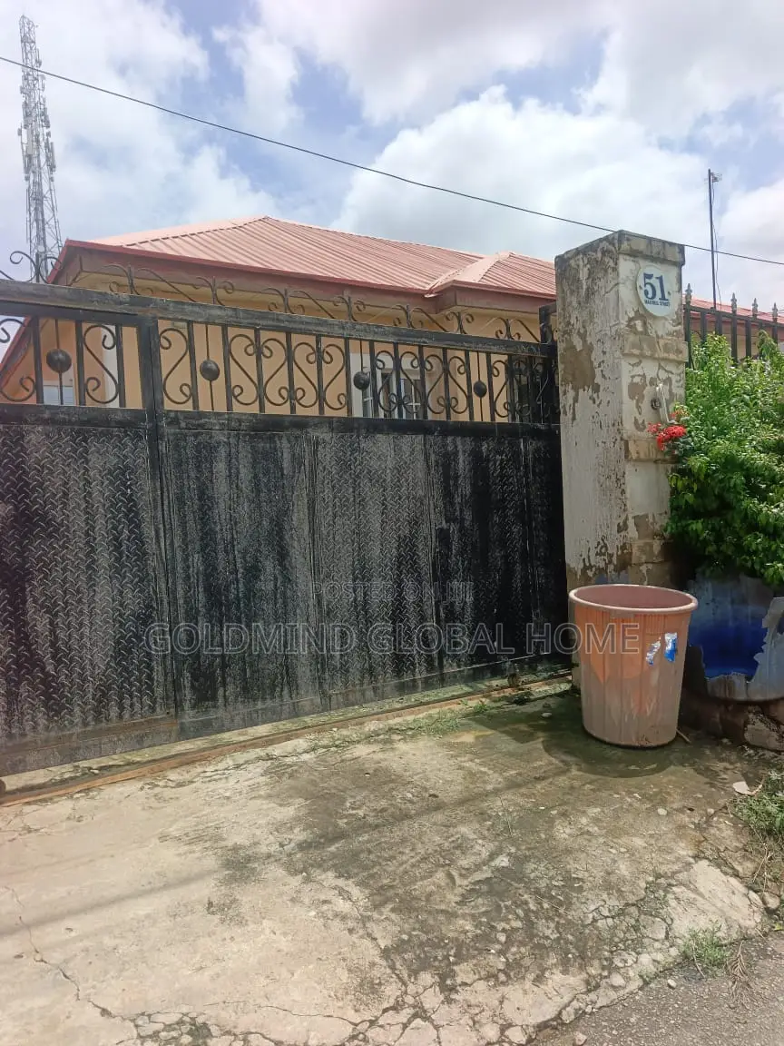 2bdrm Bungalow in Von Road, FHA for sale in FHA