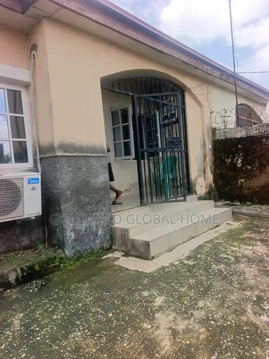 2bdrm Bungalow in Von Road, FHA for sale in FHA