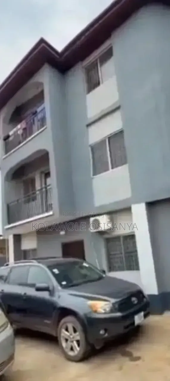 6bdrm Block of Flats in Agbado for sale in Agbado