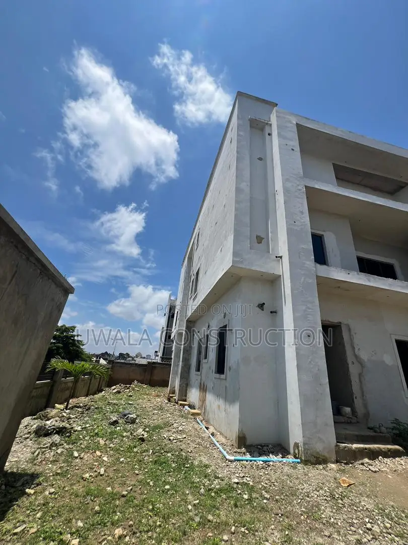 5bdrm Duplex in Guzape District for sale in Guzape District