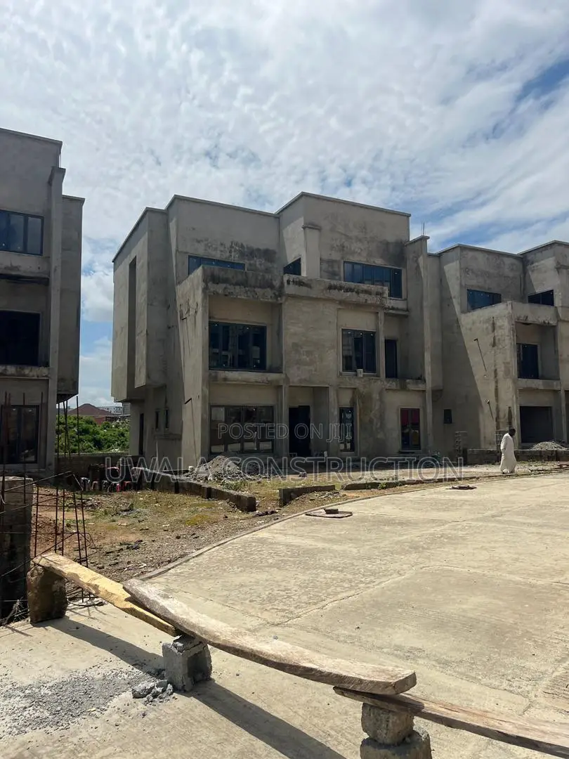 5bdrm Duplex in Guzape District for sale in Guzape District