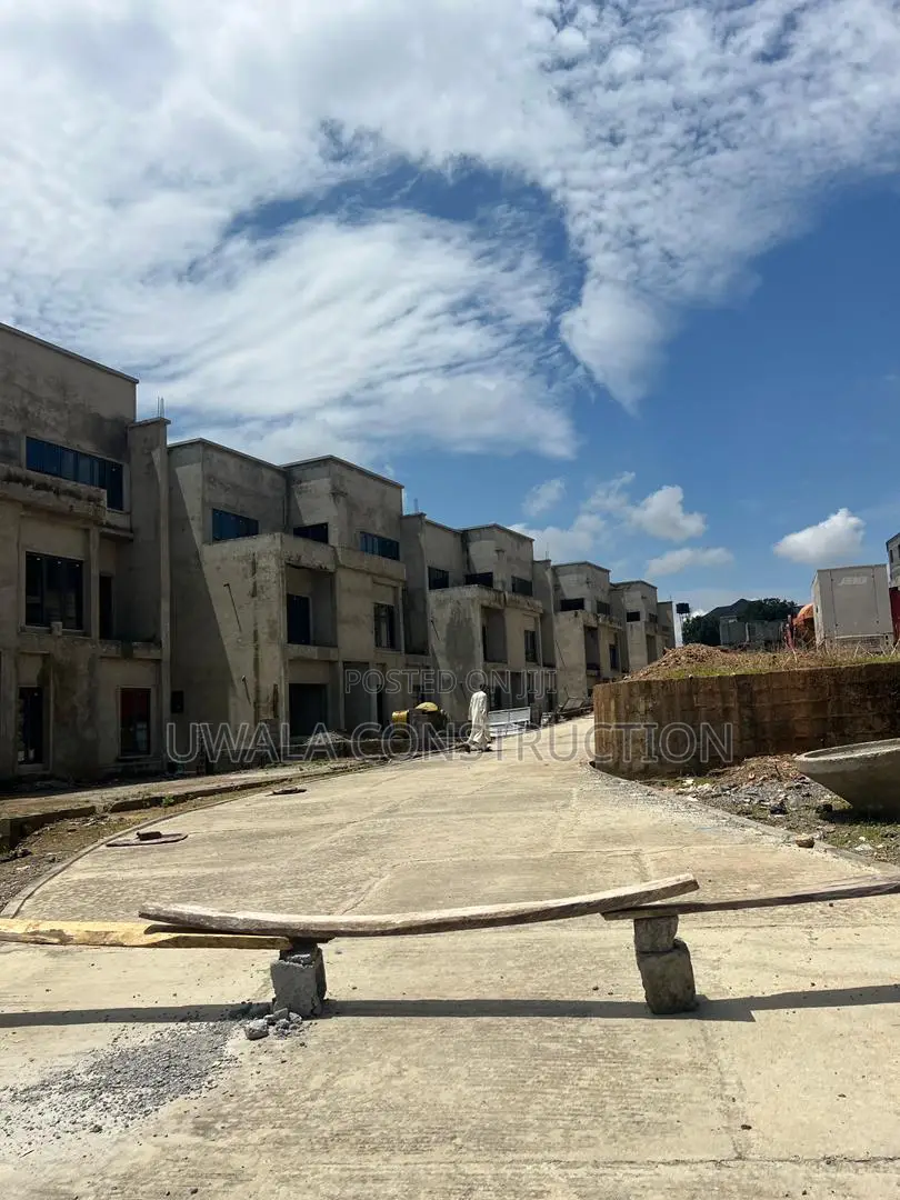 5bdrm Duplex in Guzape District for sale in Guzape District
