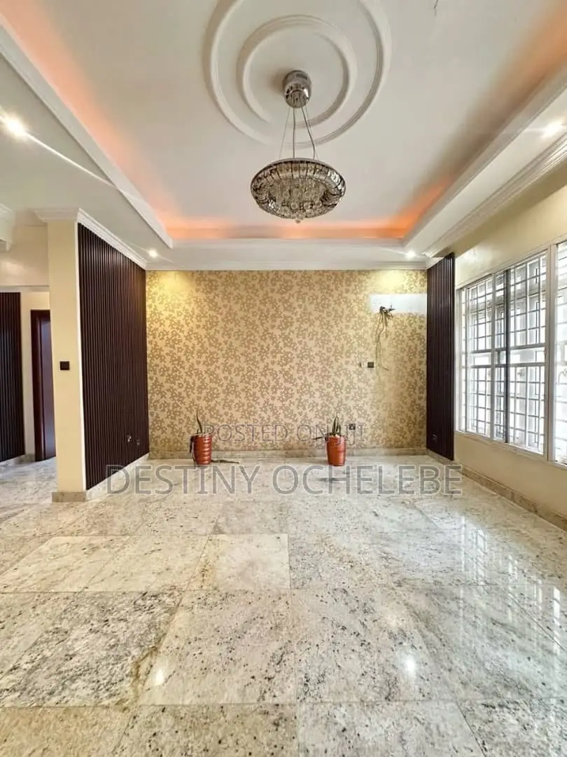 5bdrm Duplex in Apo Legislative, for sale in Apo District