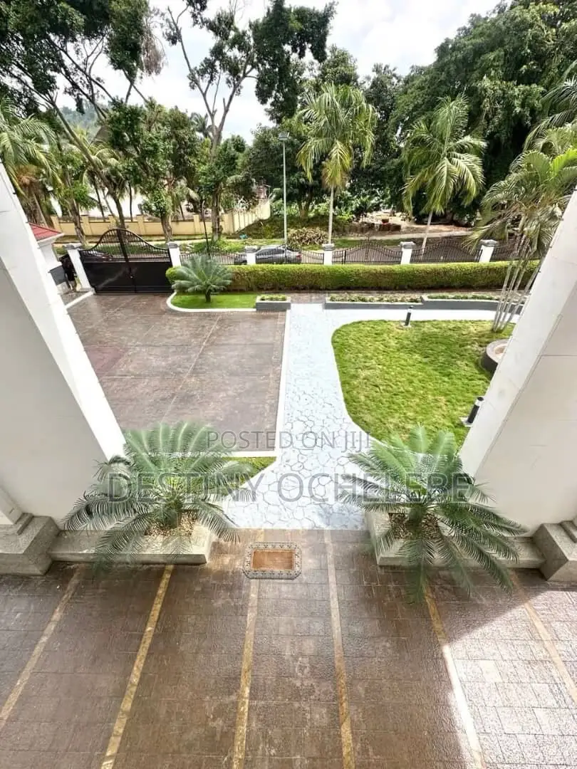 5bdrm Duplex in Apo Legislative, for sale in Apo District