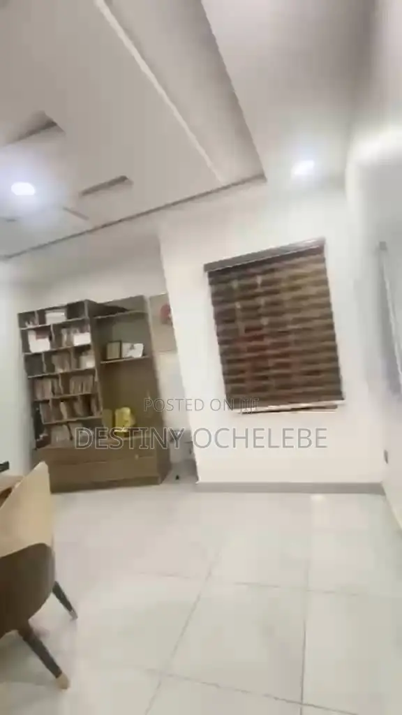 5bdrm Duplex in Galadimawa District for sale in Galadimawa