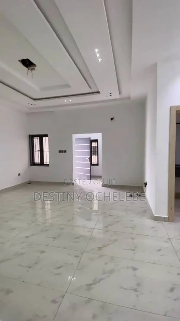 5bdrm Duplex in Idu for sale in Idu