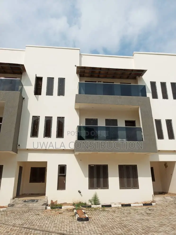 5bdrm Duplex in Mabushi for sale in Mabushi