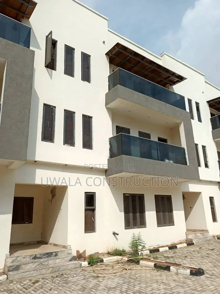 5bdrm Duplex in Mabushi for sale in Mabushi
