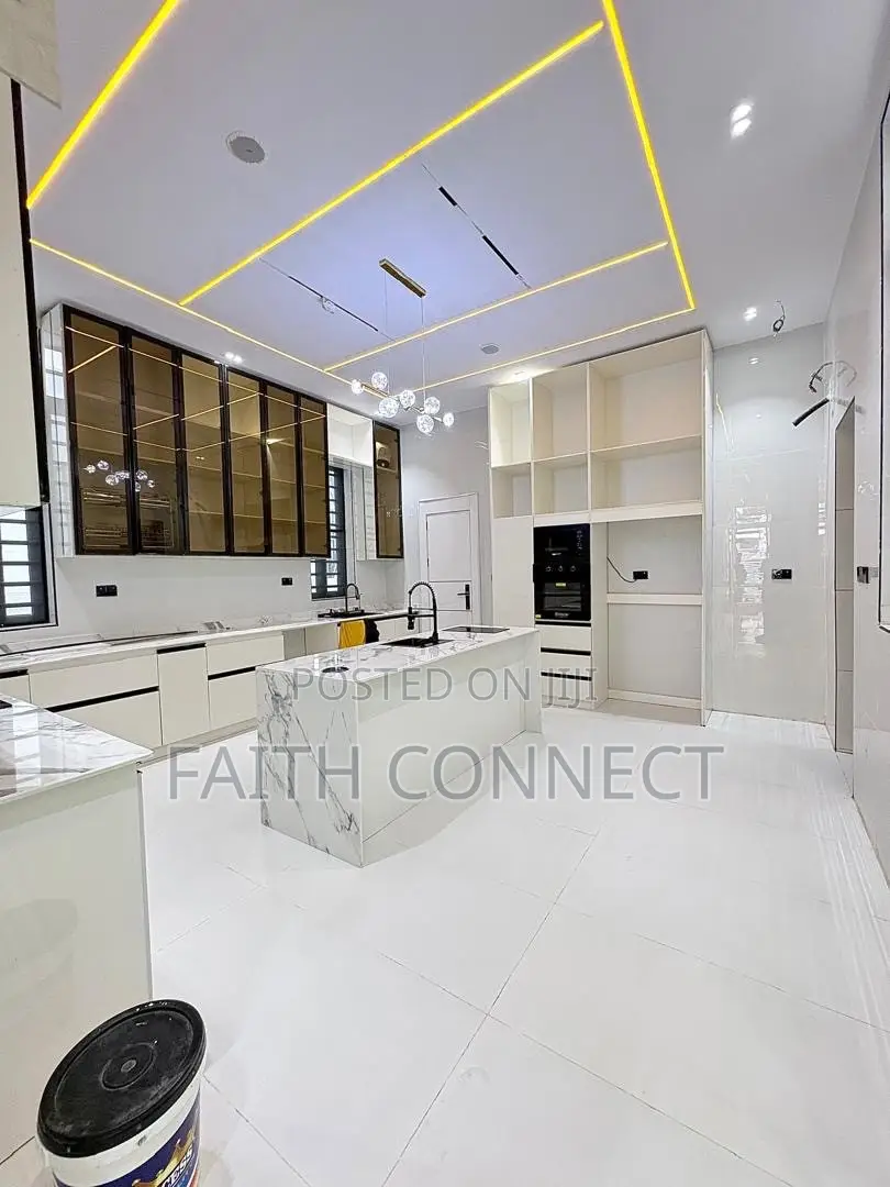 5bdrm Duplex in Ajah for sale in Ajah
