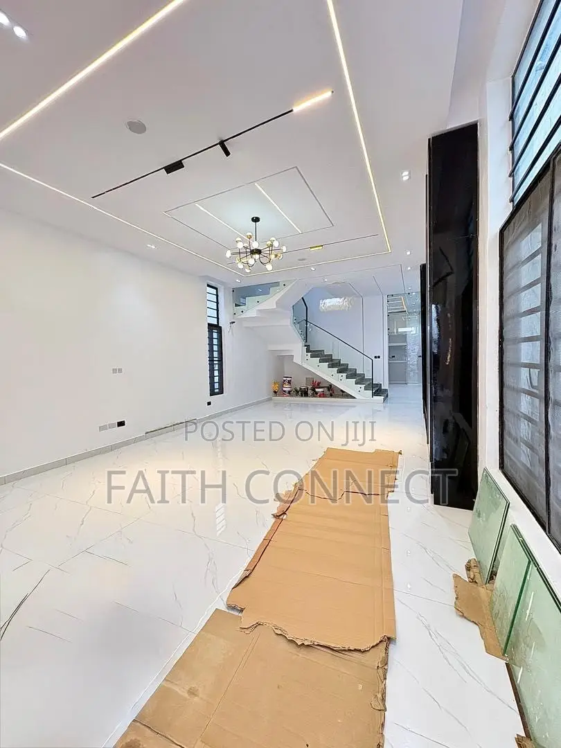 5bdrm Duplex in Ajah for sale in Ajah