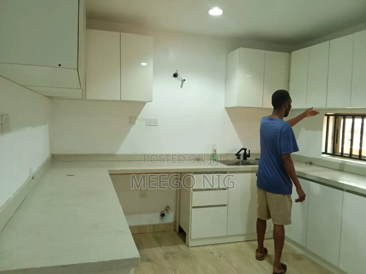 2bdrm Penthouse in Off Ahmadu Bello Way for rent in Ahmadu Bello Way