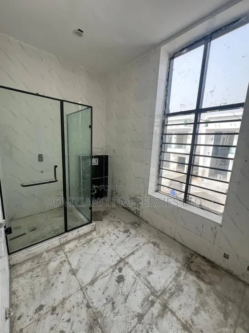 4bdrm Duplex in Sangotedo for sale in Sangotedo