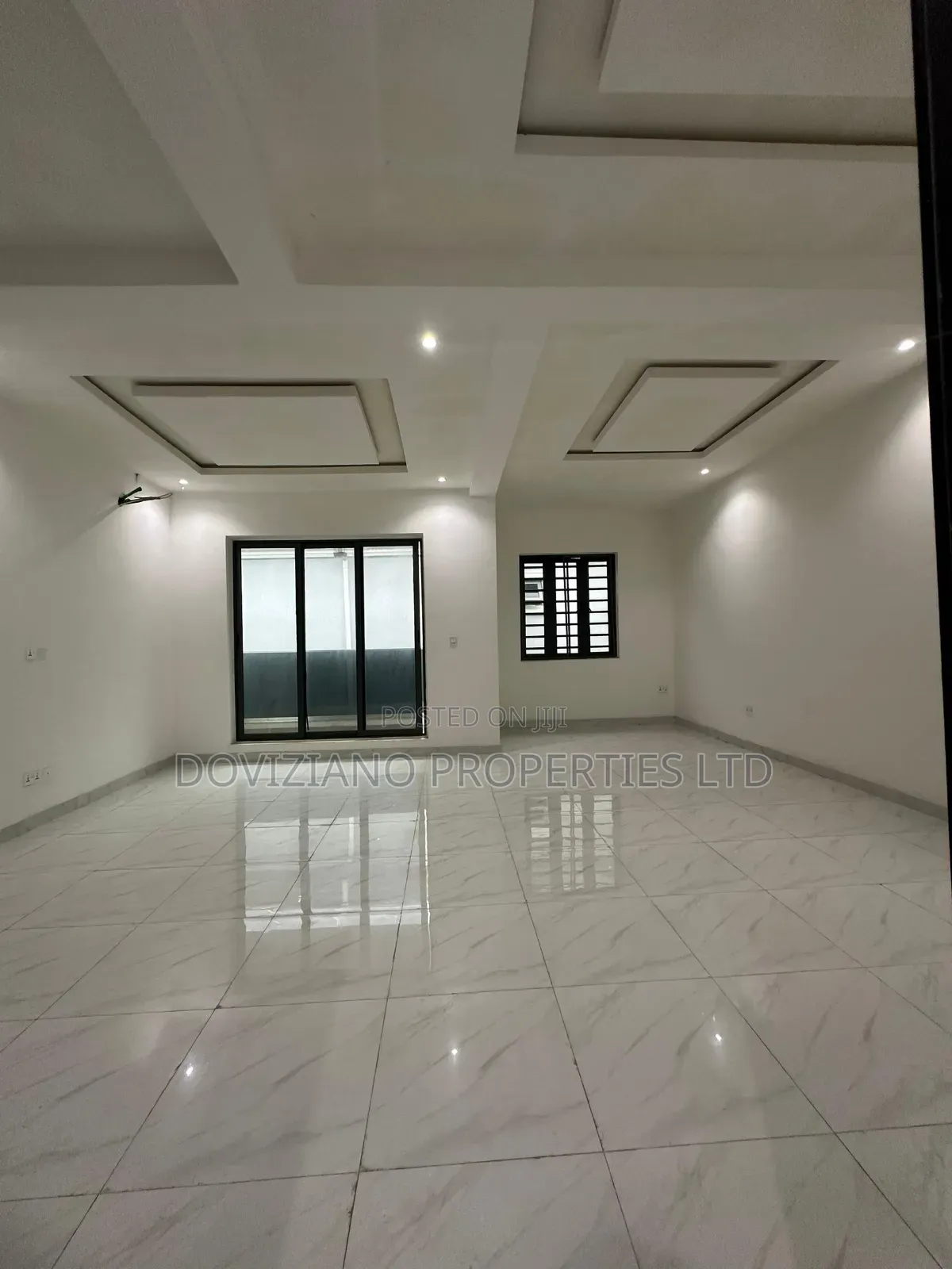 5bdrm Duplex in Ikate for sale in Ikate