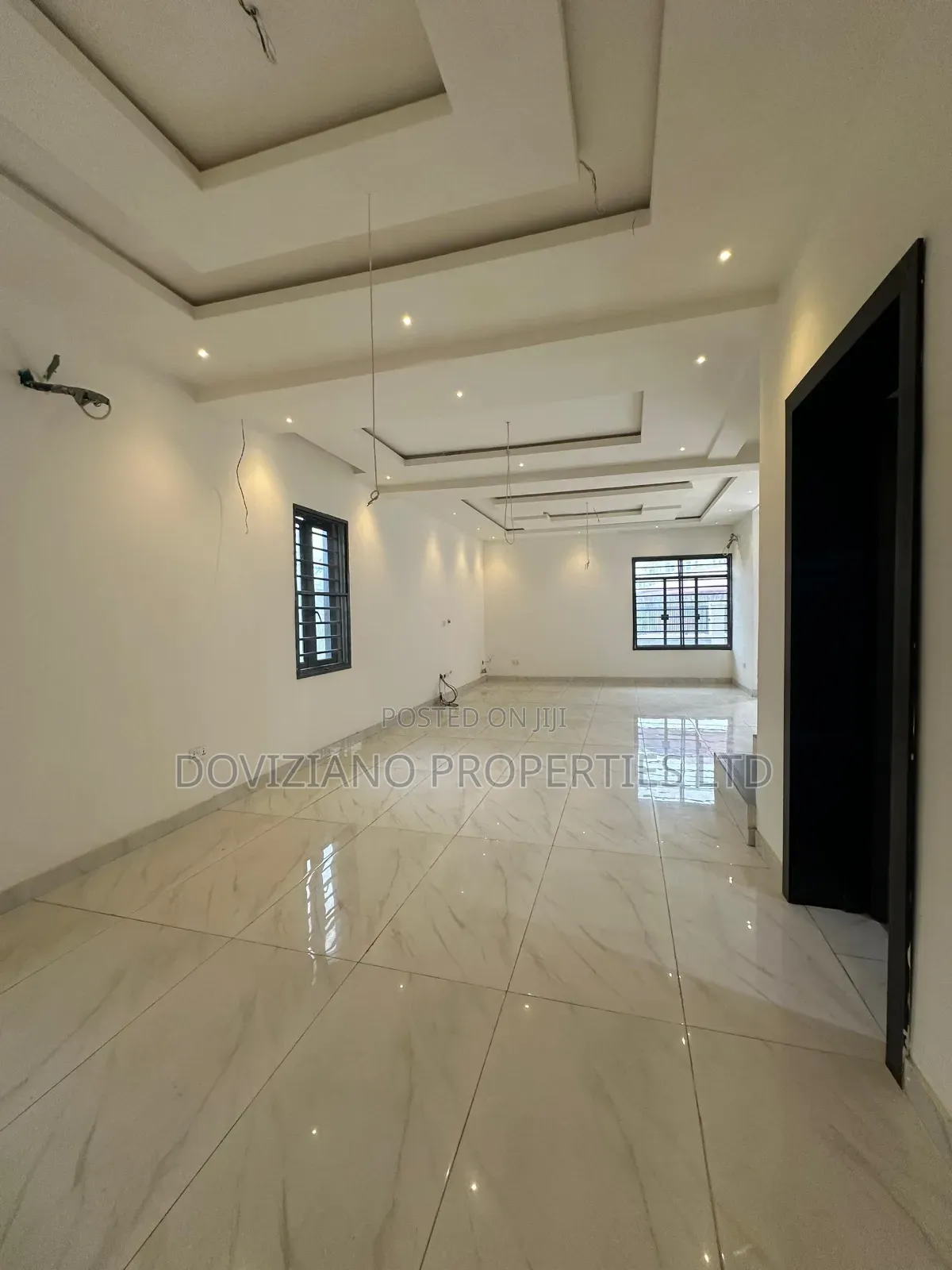 5bdrm Duplex in Ikate for sale in Ikate