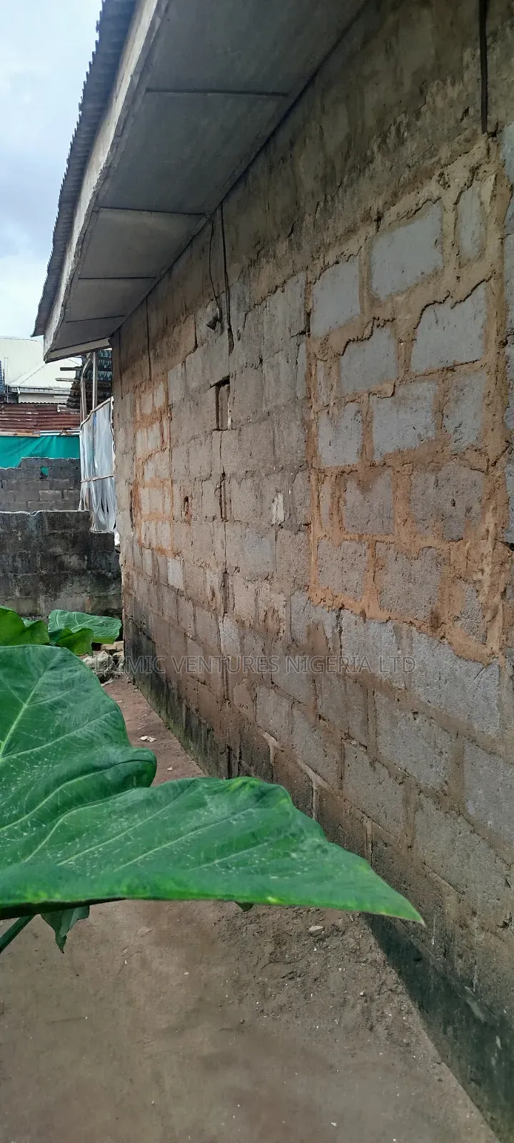 2bdrm Bungalow in Isuti Rd, Ikotun/Igando for sale in Ikotun/Igando