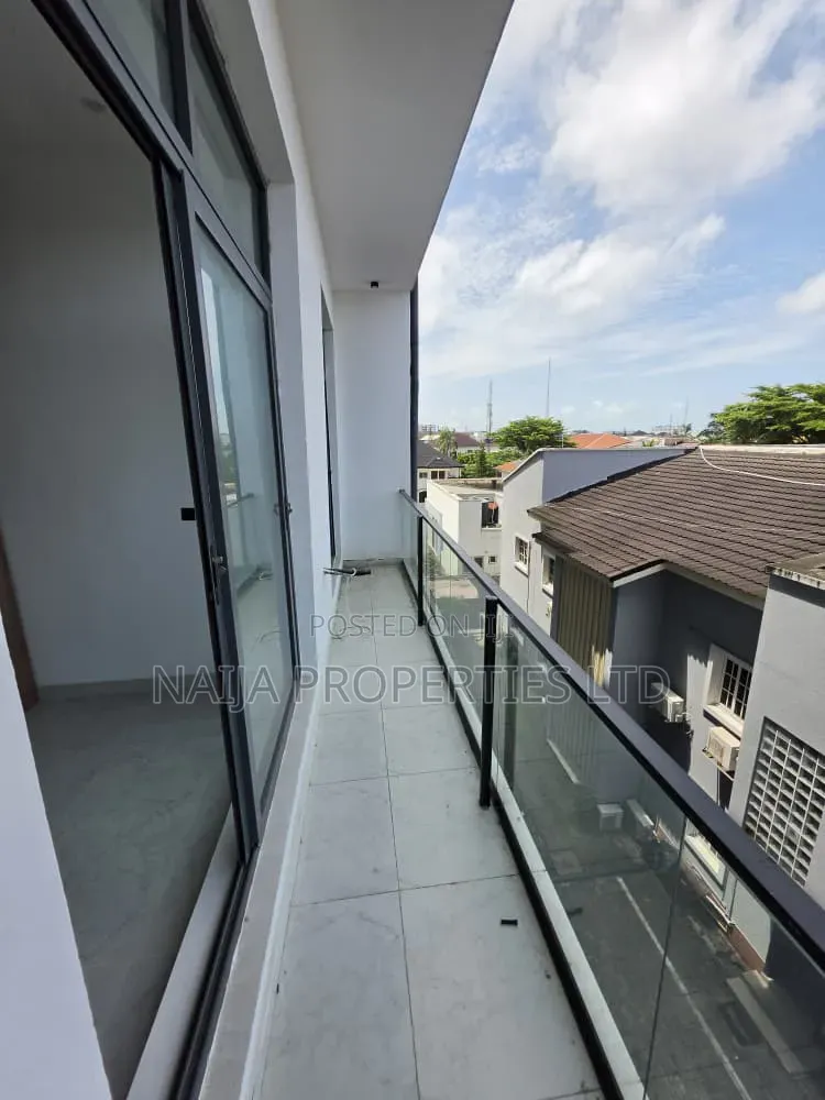 2bdrm Apartment in Off Admiralty Way, Lekki Phase 1 for rent in Lekki Phase 1