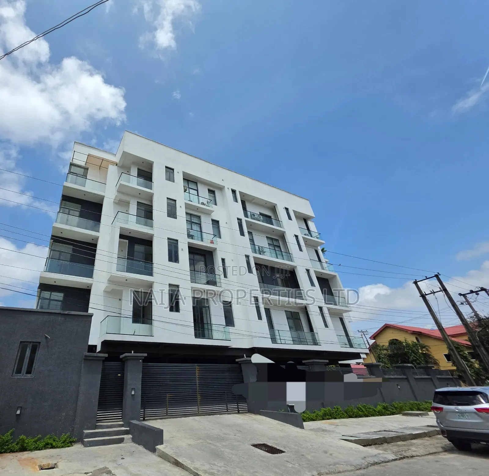 2bdrm Apartment in Off Admiralty Way, Lekki Phase 1 for rent in Lekki Phase 1
