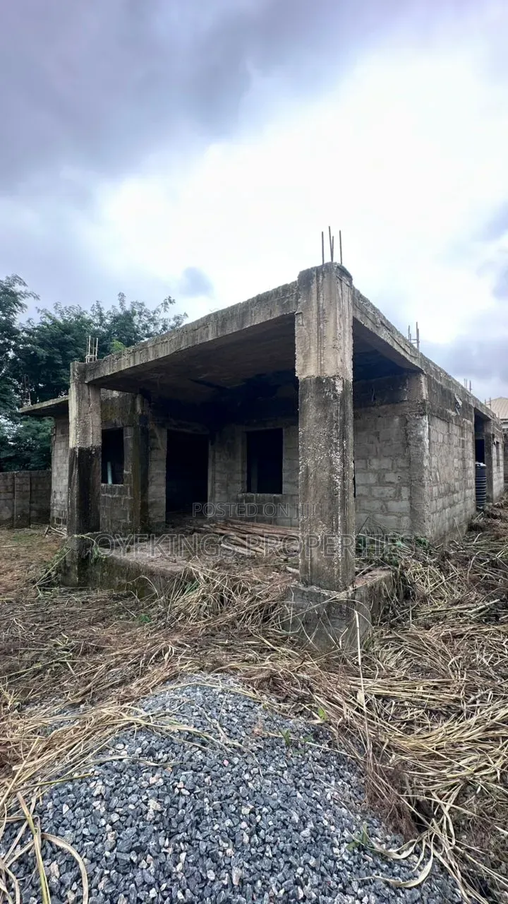 4bdrm Duplex in Akilapa, Jericho for sale in Jericho