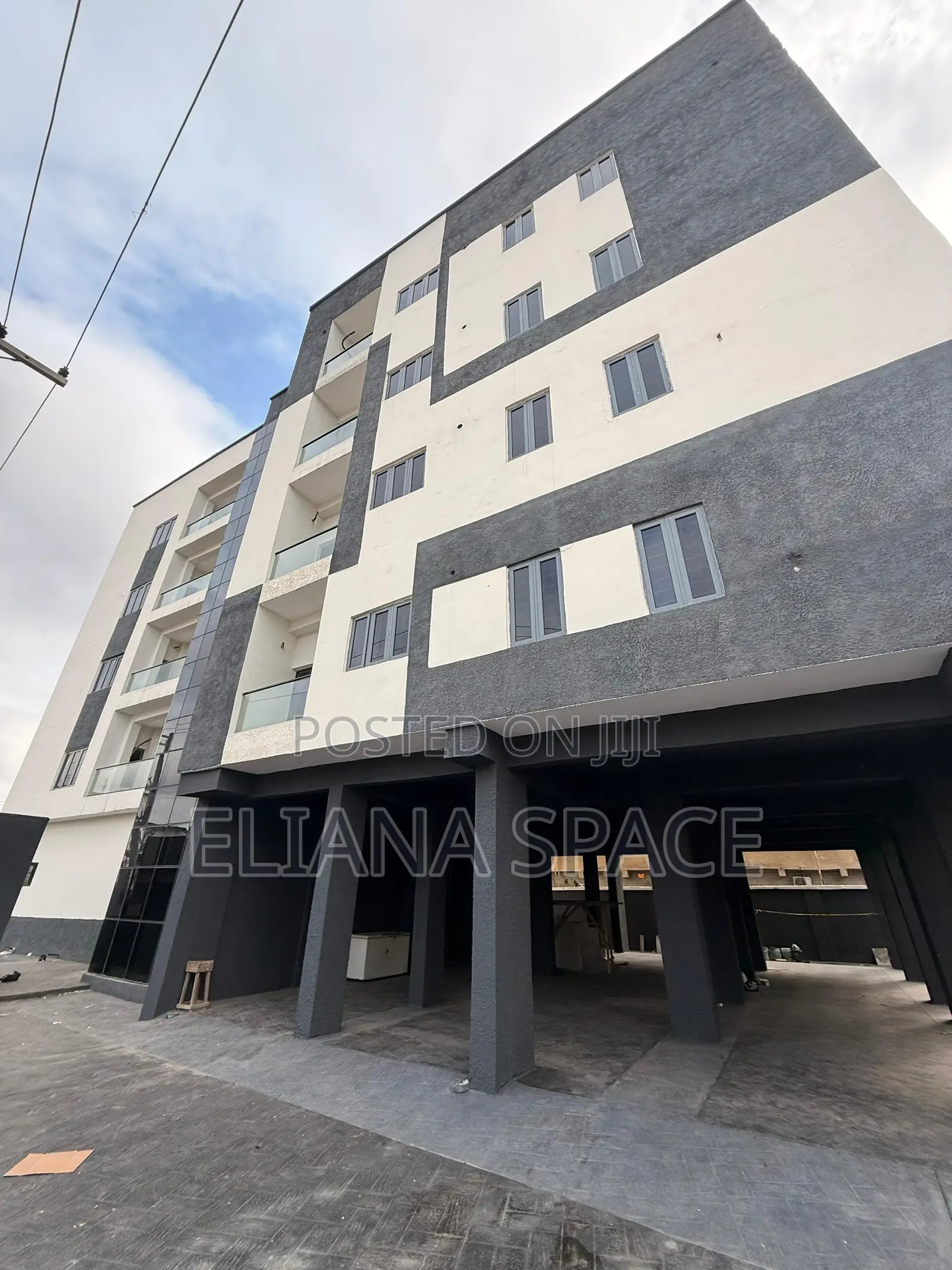 3bdrm Maisonette in Toyin Ikeja for sale in Toyin Street
