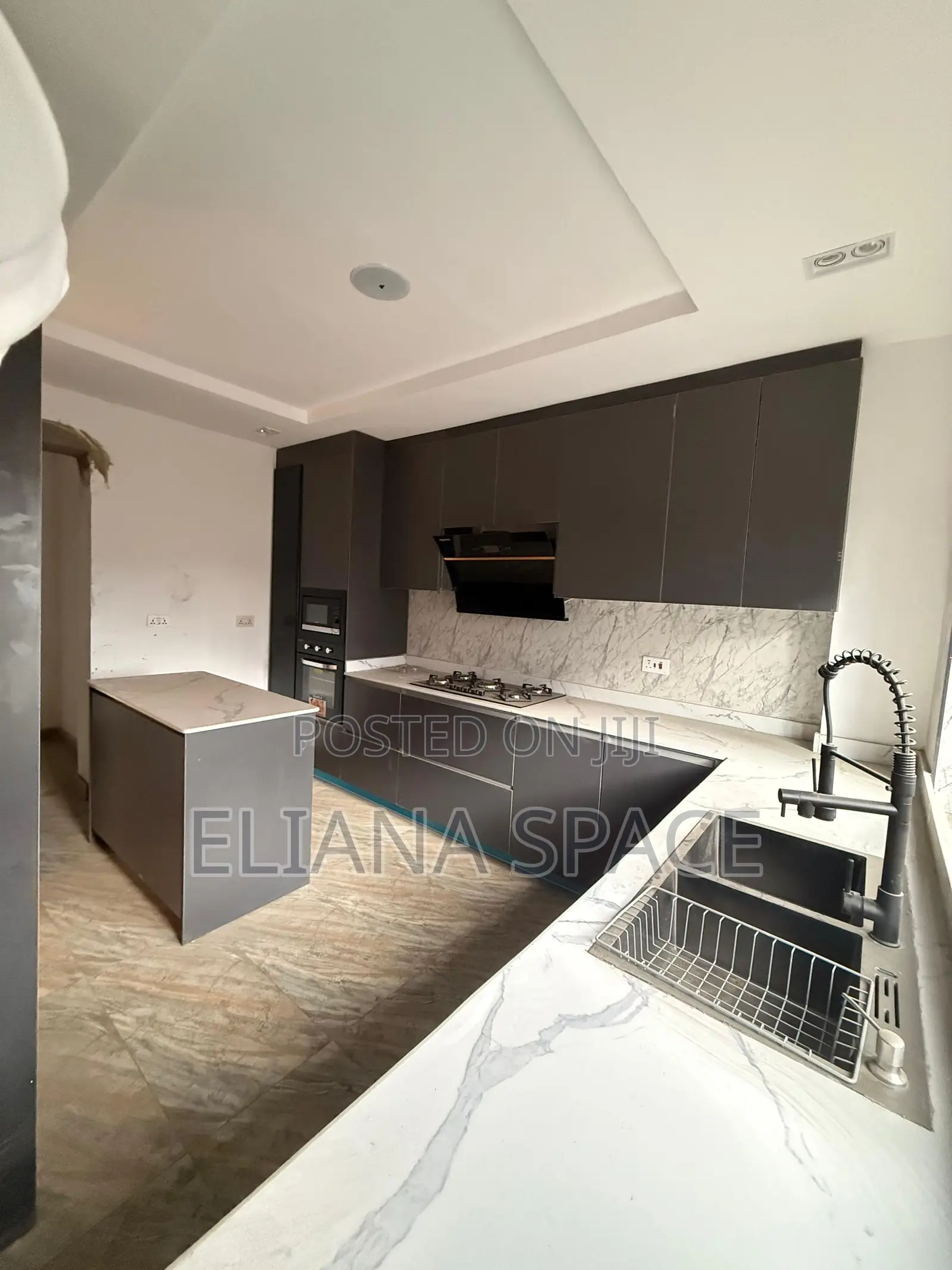 3bdrm Maisonette in Toyin Ikeja for sale in Toyin Street