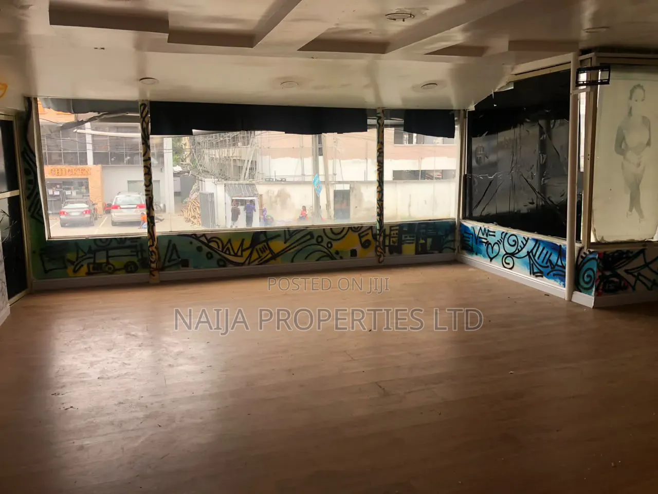 Shop/Office Space on a Busy Rd at Lekki Phase 1 for Rent in Lekki Phase 1