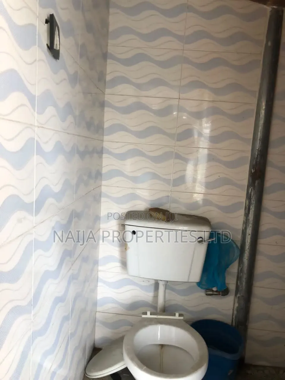 Shop/Office Space on a Busy Rd at Lekki Phase 1 for Rent in Lekki Phase 1