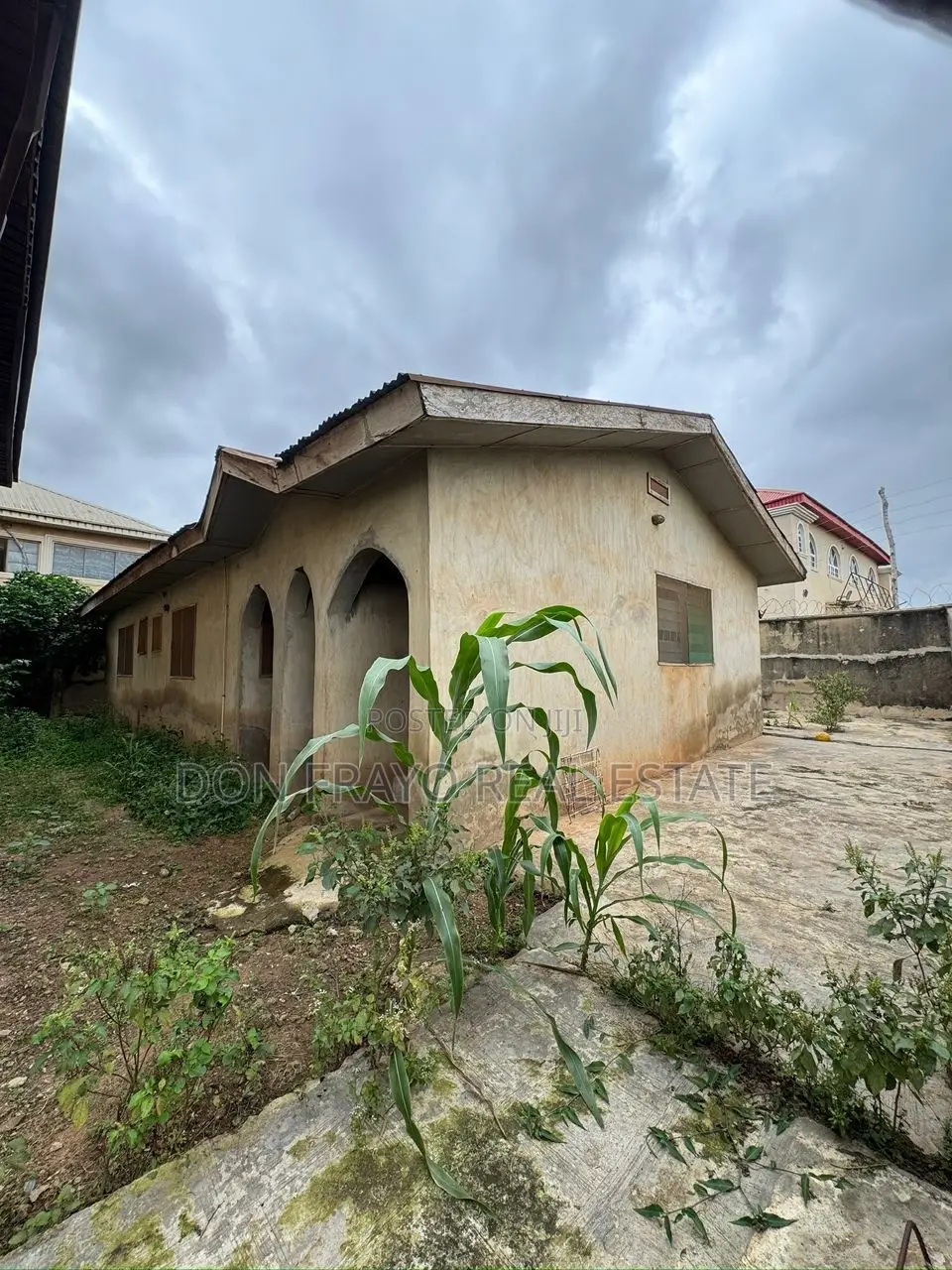 8bdrm Duplex in Ile Tuntun Idishin for sale in Idishin