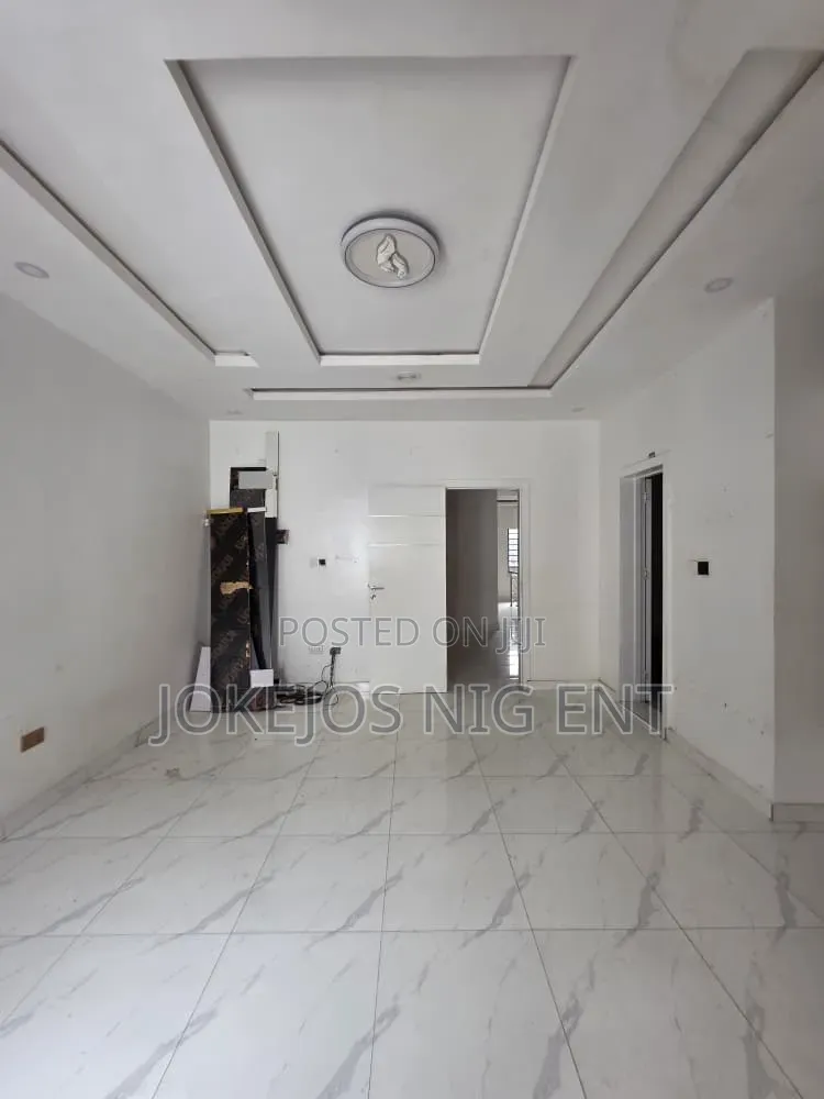 3bdrm Duplex in Van Daniel Estate for sale in Lekki Expressway