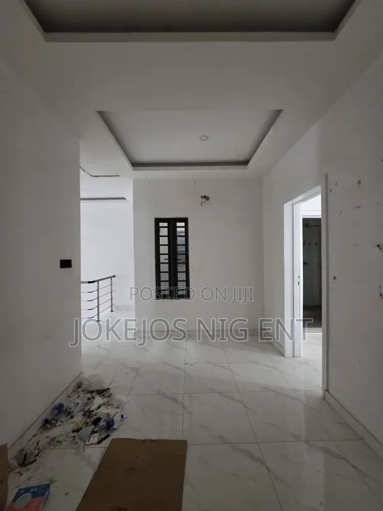 3bdrm Duplex in Van Daniel Estate for sale in Lekki Expressway