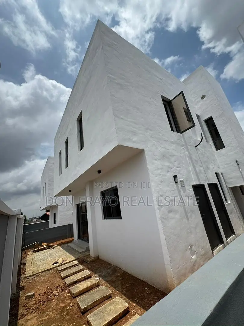 4bdrm Duplex in Rotimi Williams for sale in Bodija