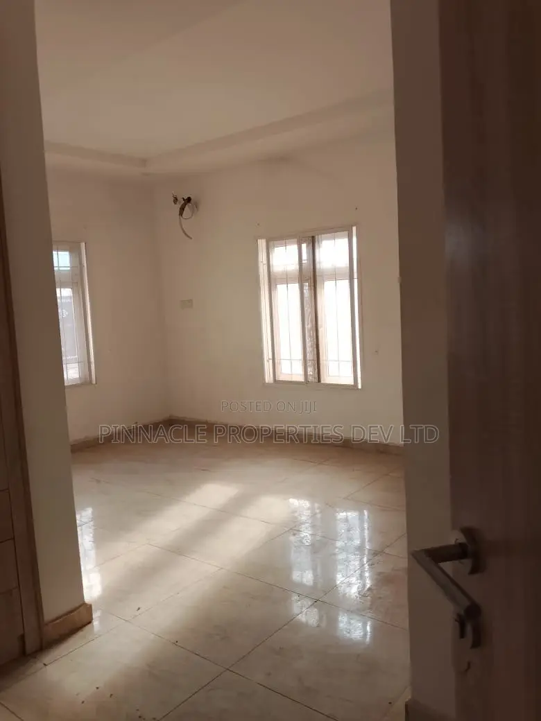 5bdrm Duplex in Admiralty Estate for sale in Asokoro