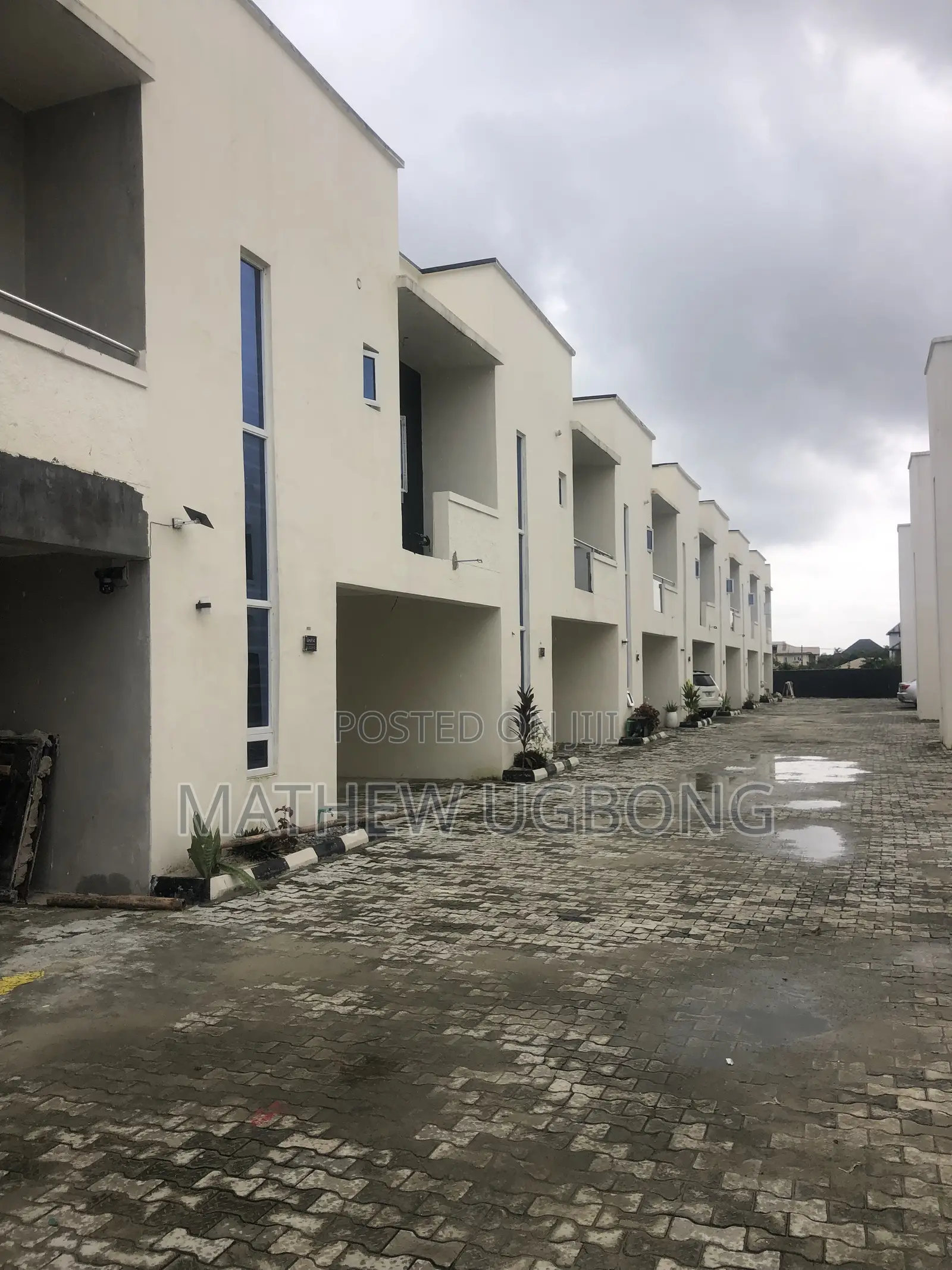 4bdrm Townhouse/Terrace in Oasis, Abijo for sale in Abijo