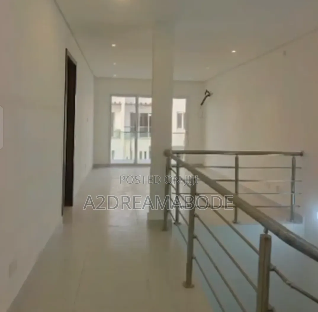5bdrm Duplex in Lekki, Chevron for rent in Chevron