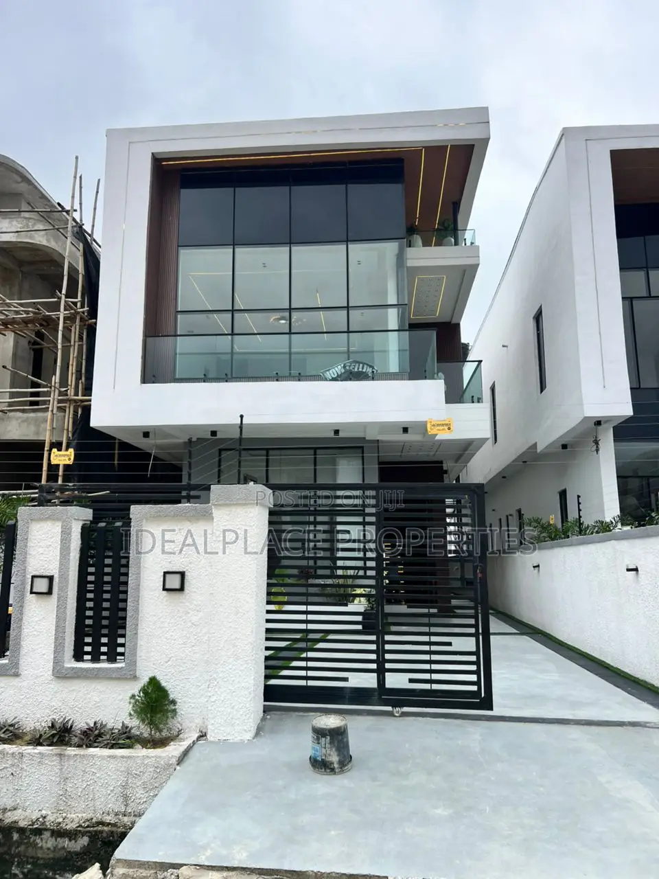 5bdrm Duplex in Ajah for sale in Ajah