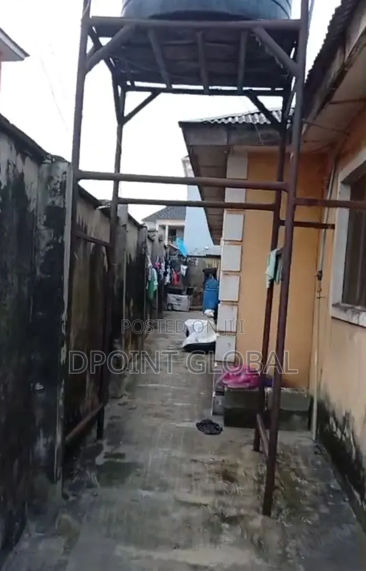 3bdrm Block of Flats in Unique Estate, Baruwa for sale in Baruwa