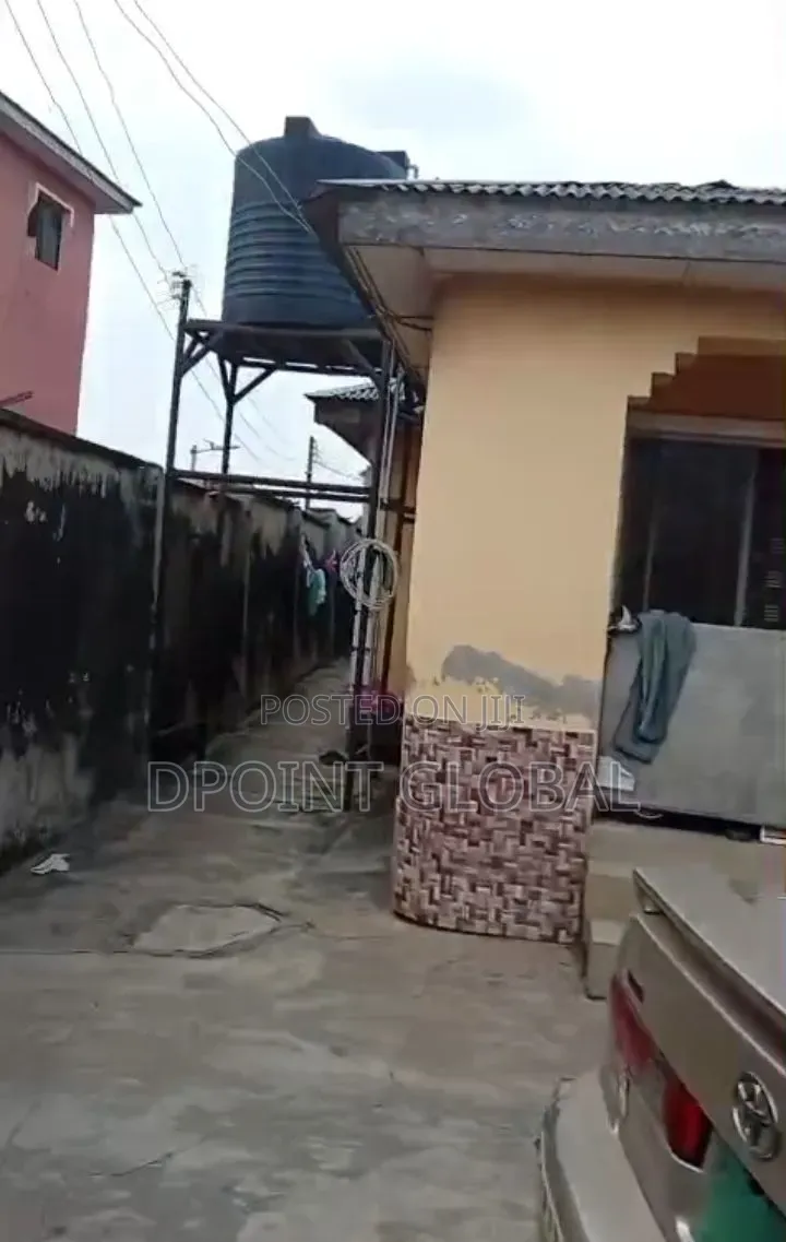 3bdrm Block of Flats in Unique Estate, Baruwa for sale in Baruwa