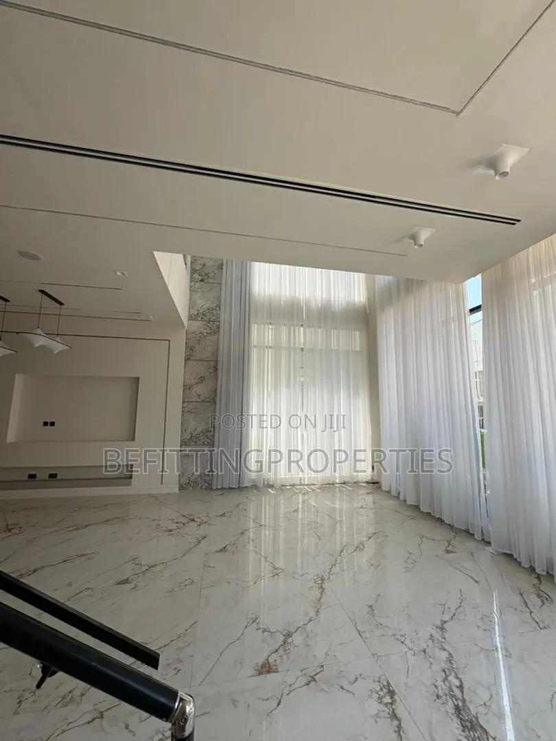 4bdrm Duplex in Lekki for sale in Lekki