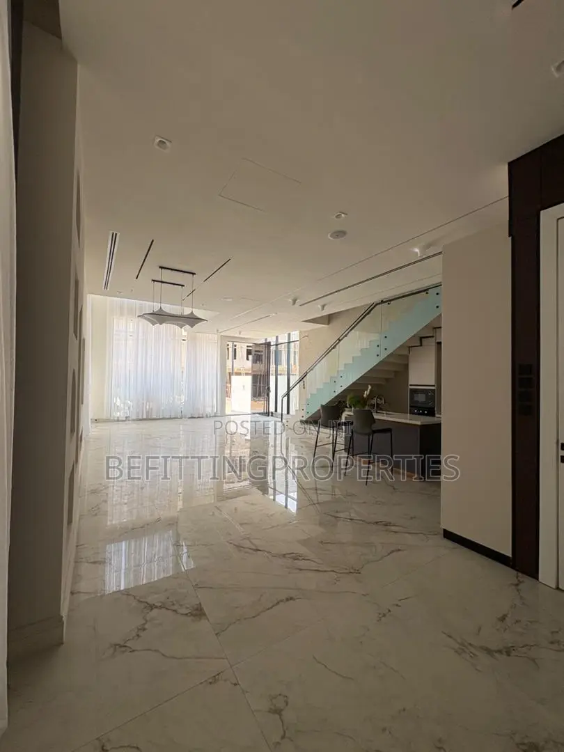 4bdrm Duplex in Lekki for sale in Lekki