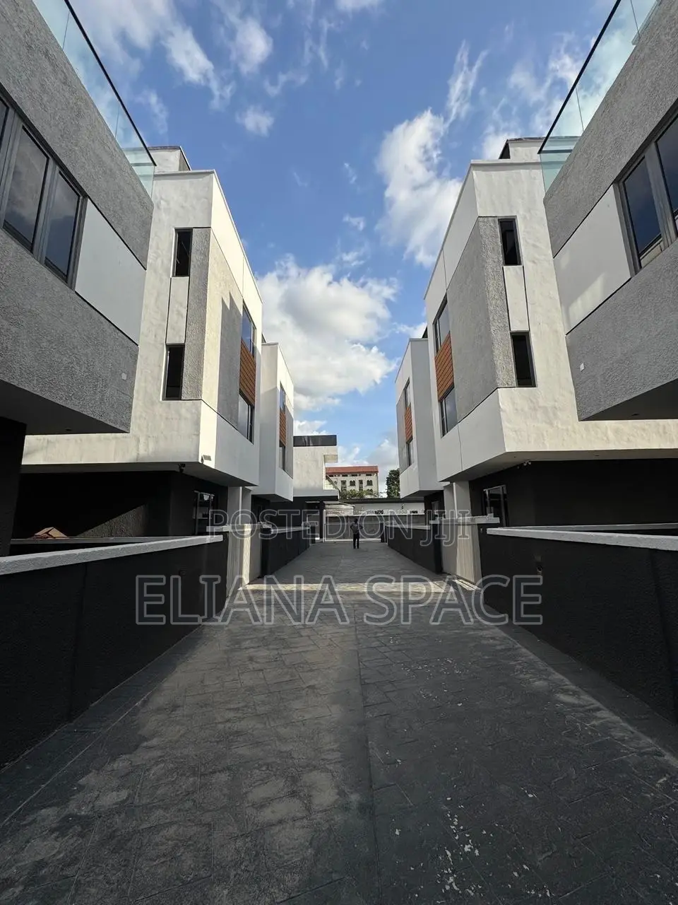 4bdrm Duplex in Adeniyi Jones for sale in Adeniyi Jones