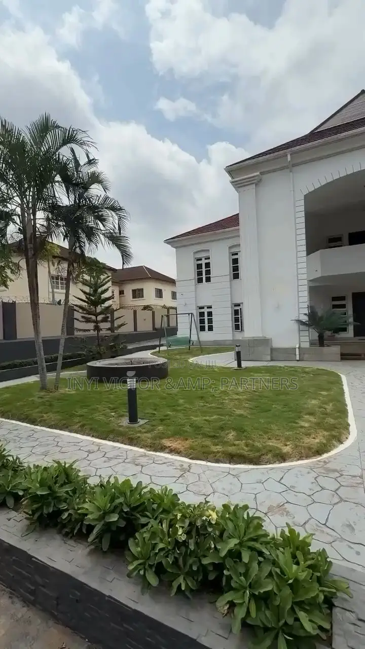 5bdrm Duplex in Zone B for sale in Zone B