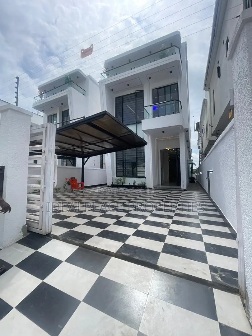 5bdrm Duplex in Sangotedo for sale in Sangotedo