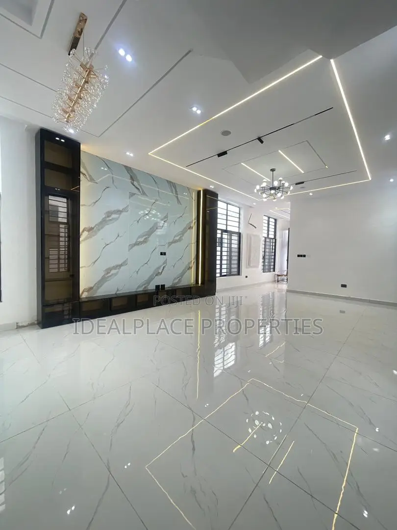 5bdrm Duplex in Sangotedo for sale in Sangotedo