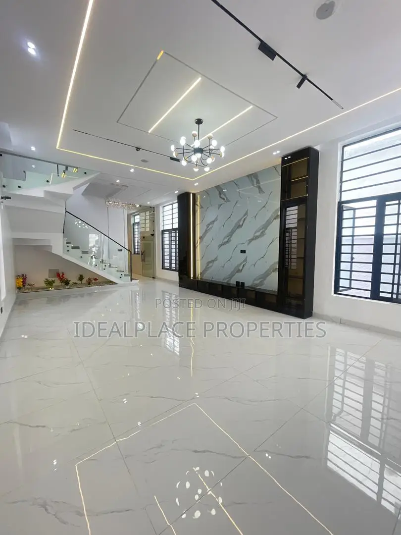 5bdrm Duplex in Sangotedo for sale in Sangotedo