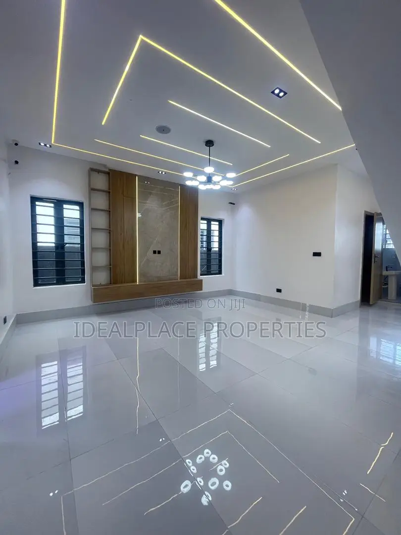 4bdrm Duplex in Sangotedo for sale in Sangotedo