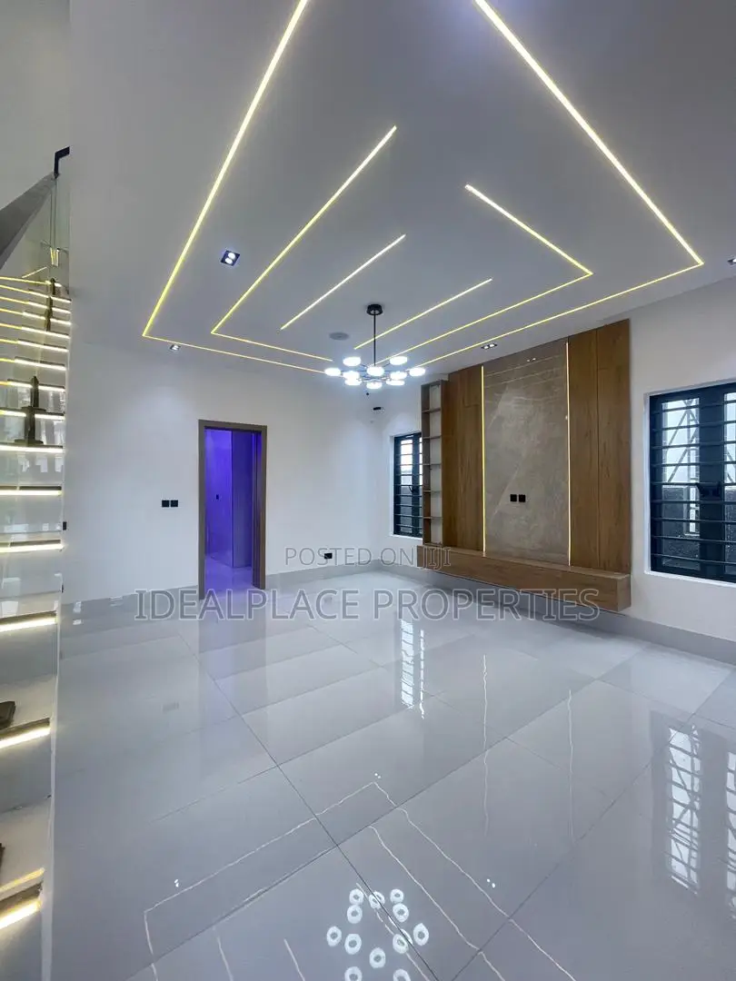 4bdrm Duplex in Sangotedo for sale in Sangotedo